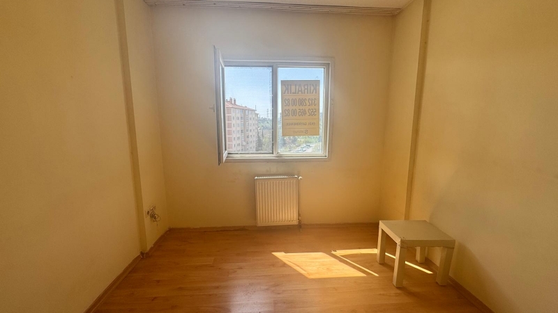 EKOL'DEN ANKARA/ETİMESGUT/ERYAMAN KİRALIK 2+1 METRO YANI ARAKAT DAİRE