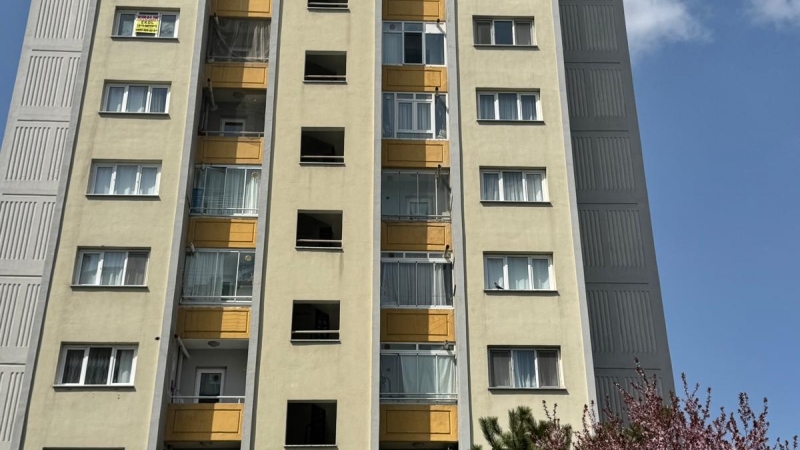 EKOL'DEN ANKARA/ETİMESGUT/ERYAMAN KİRALIK 2+1 METRO YANI ARAKAT DAİRE
