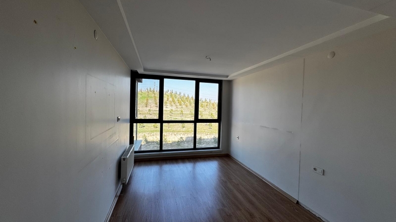 EKOL'DEN ANKARA/ETİMESGUT/ERYAMAN KİRALIK  MEYDAN ERYAMANDA  2+1 ARAKAT METRO YAKINI DAİRE